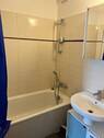 Badezimmer mit Badewanne - 
