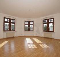 Romantische 3-Raum-Altbauwohnung mit Einbauküche und charakteristischen Türen - Zwickau Innenstadt