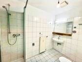 Modernes Badezimmer - 