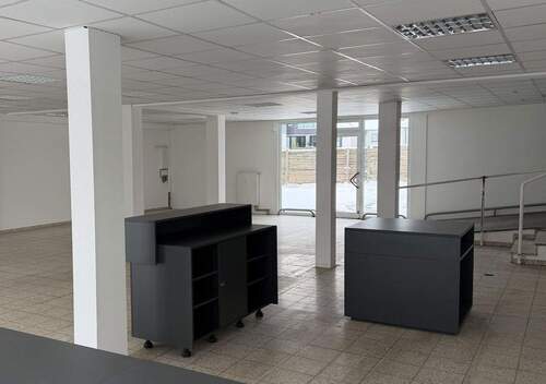 Innenansicht zum Hof - Büro mit 190,00 m&sup2; in Bergisch Gladbach zur Miete