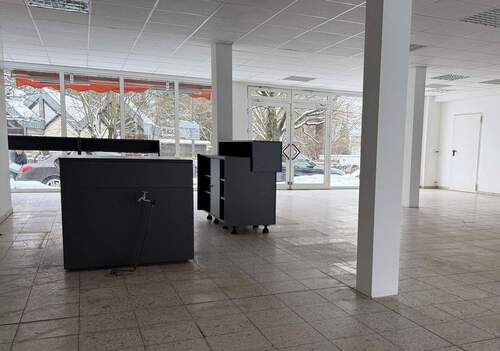 Innenansicht zur Straße - 