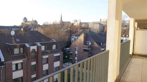 Blick auf den Abteiberg - 3 Zimmer Etagenwohnung in Mönchengladbach