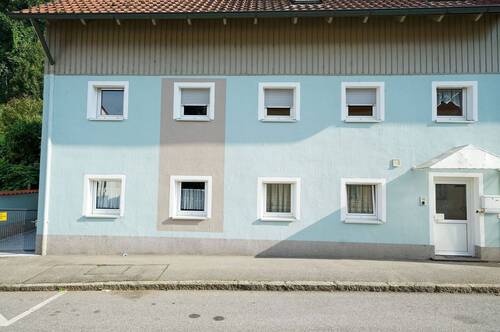 Haus Straßenansicht.jpg - 5 Zimmer Doppelhaushälfte zum Kaufen in Landau an der Isar
