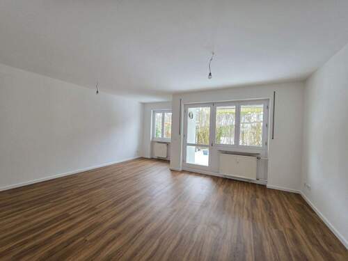 Helle Erdgeschosswohnung - 3 Zimmer Etagenwohnung zur Miete in Unterhaching