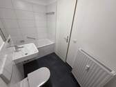 Modernes Badezimmer - Etagenwohnung mit 84,50 m&sup2; in Unterhaching zur Miete