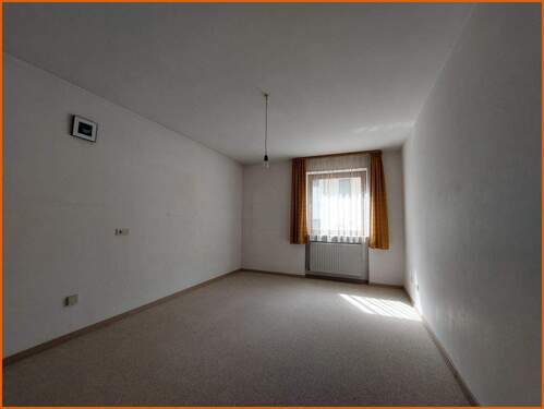 EG - Zimmer mit möglicher Küche - 