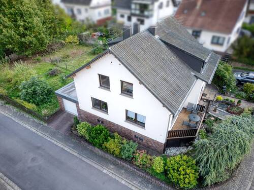 Außenansicht seitlich - 8 Zimmer Mehrfamilienhaus, Wohnhaus zum Kaufen in Mettlach