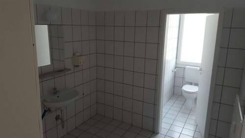 Sanitärflächen - Büro mit 218,00 m&sup2; in Garching bei München zur Miete