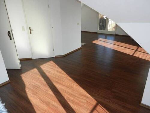 Wohn-Schlafbereich - wohnen, mit Blick über Freital 1-Raum-Wohnung im Dachgeschoss