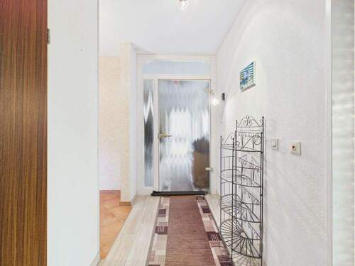 Weiter die Erdgeschossdiele entlang - 