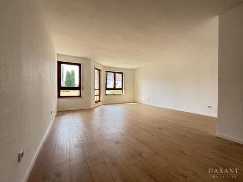 IMG 7143 - Schöne 2 Zimmer-Wohnung mit Balkon und TG!