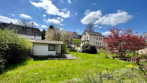 Blick auf das Grundstück - 