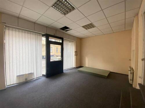 Zimmer 1 mit Eingang über Ladenbereich - 