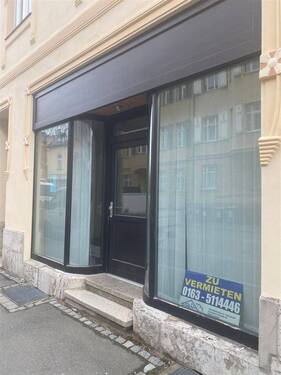 viel Platz für Ihre Werbung an der Schaufensterflä - Weimar* Westvorstadt* san. Altbau* LadeneinheitBürofläche*Erdgeschoss* 4 Zimmer* WC* Etagenheizung