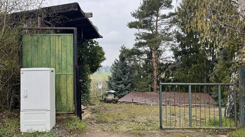 Einfahrt, Strom, 2 Parkplätze - 