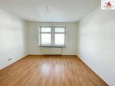 Wohnzimmer - 2 Zimmer Etagenwohnung zur Miete in Borstendorf