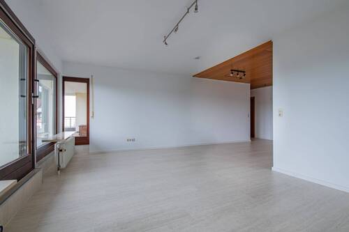 Wohn-/Esszimmer - 