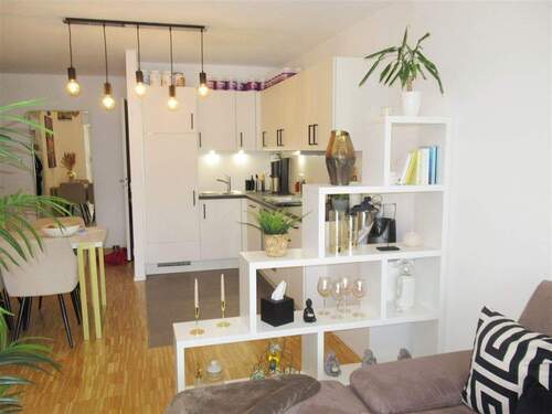 Wohnküche mit Balkon - 