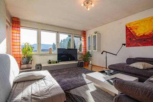 Wohnzimmer - 8 Zimmer Mehrfamilienhaus, Wohnhaus zum Kaufen in Hohentengen