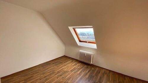 Bild 3 - 1 Zimmer Etagenwohnung zur Miete in Saarbrücken