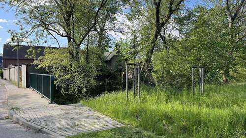 Rückseite verlaufend zur Rippach - Grundstück zum Kaufen in Hohenmölsen