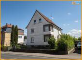 Straßenansicht - ZENTRALES ZWEIFAMILIENHAUS MIT AUSBAURESERVE! KEINE KÄUFERPROVISION!