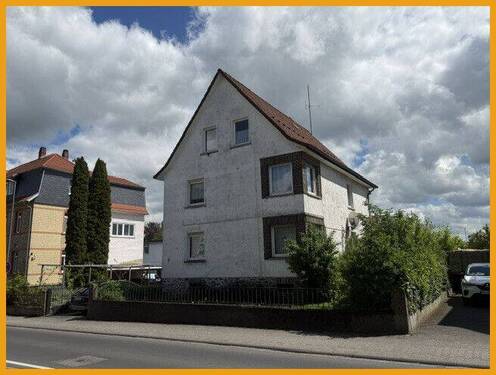 Straßenansicht - 9 Zimmer Mehrfamilienhaus, Wohnhaus in Alsfeld