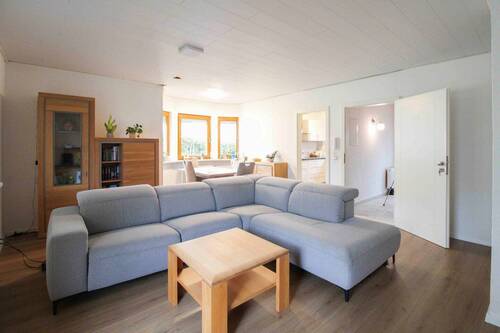 Wohnzimmer EG - 7 Zimmer Einfamilienhaus in Althengstett