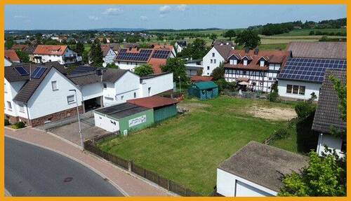 Blick von der Straßenseite - ZENTRAL GROSS UND RUHIG! KEINE KÄUFERPROVISION!