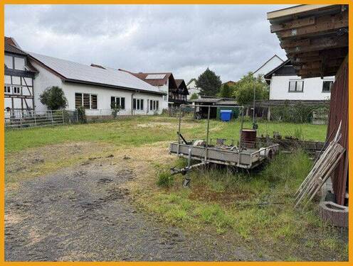Blick über das Grundstück - 