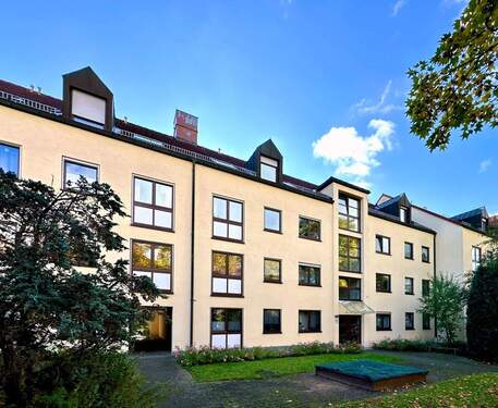 Hauseingang - 3 Zimmer Etagenwohnung in Dresden