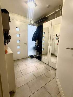 Flur - 5 Zimmer Reihenendhaus in Halstenbek