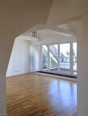 Blick in den Wohnbereich - Charmante 3 12-Zi. Dachterr.-ETW mit Flair in Nbg. - Nähe Stadtpark Wohnung kaufen