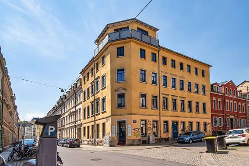 Aussenansicht Bild 1 - Die Neustadt kann auch ruhig sein. Ihre neue Eckwohnung im sanierten Altbau.