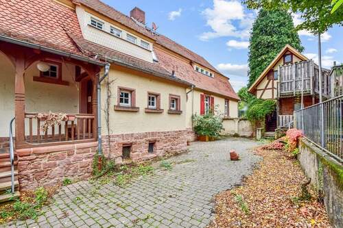 WGH 1 - Hofansicht und Nebengebäude - 