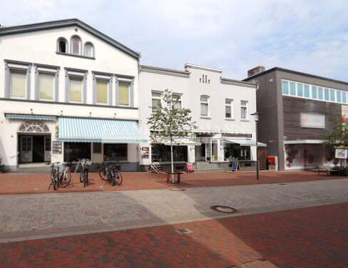 V10189-6 Außenaufnahme 1 - Mehrfamilienhaus, Wohnhaus zum Kaufen in Eutin