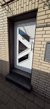 Hauseingang - 2 Zimmer Etagenwohnung zur Miete in Oberhausen