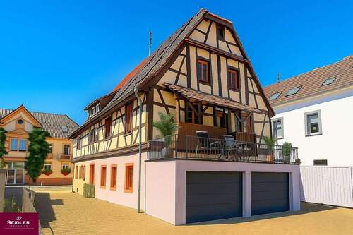 Aussenansicht mit illustrierter Garage - 