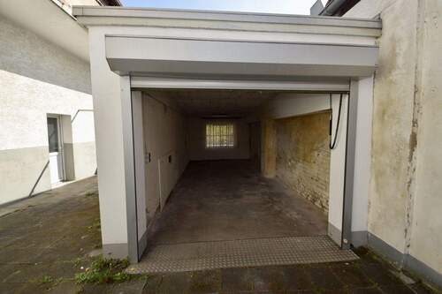 Garage - 8 Zimmer Einfamilienhaus in Reinheim