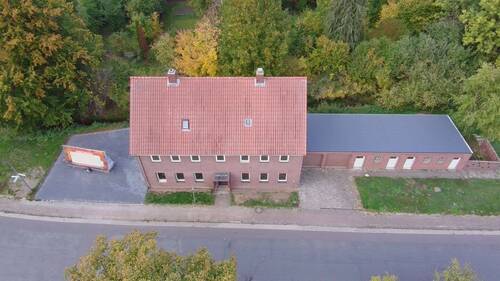 Hausansicht - 1 Zimmer Mehrfamilienhaus, Wohnhaus zum Kaufen in Helmstedt_Kreis