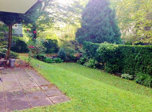 Terrasse und Garten - Kleine Studentenwohnung mit PKW-Stellplatz !