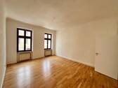 Helle Wohnung mit Holzboden - 
