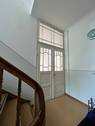 Wohnungseingang mit Treppe - 