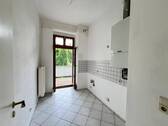Küche mit Balkonzugang - Etagenwohnung mit 80,00 m² in Görlitz zur Miete