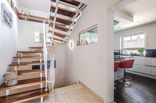 Breiter Treppenaufgang - 