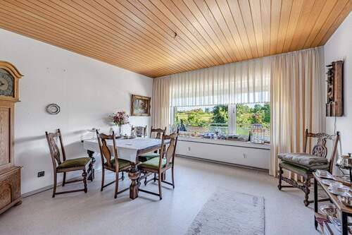 Helles Wohnzimmer im 1. Obergeschoss - 