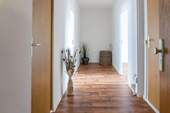 Flur Vergleichswohnung - 3 Zimmer Etagenwohnung zur Miete in Chemnitz