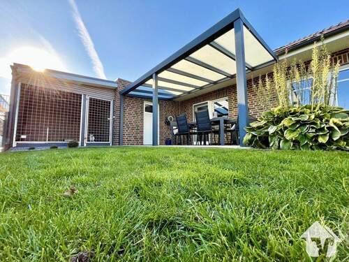 Garten mit überdachter Terrasse - 