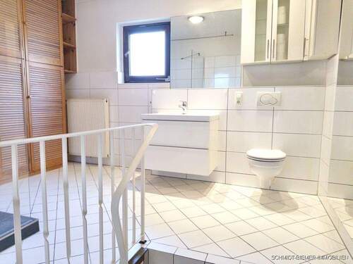 Erdgeschoss - Badezimmer - 