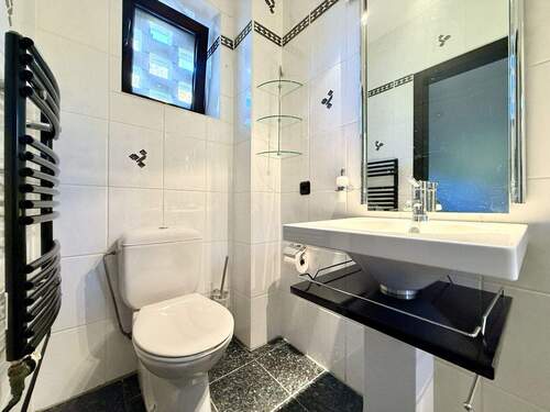 Gäste - WC - Doppelhaushälfte mit 136,80 m² in Garbsen zum Kaufen